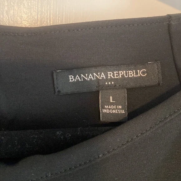 Banana Republic Black Cropped Puff Sleeve Crop Top - Picture 2 of 3